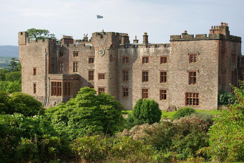 Muncaster Castle Coachman'S Quarters Ravenglass Exterior foto